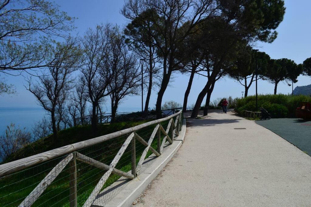 Belvedere Di Ancona Bagian luar foto